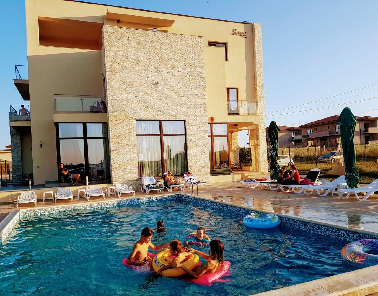 Sara Hotel 3*